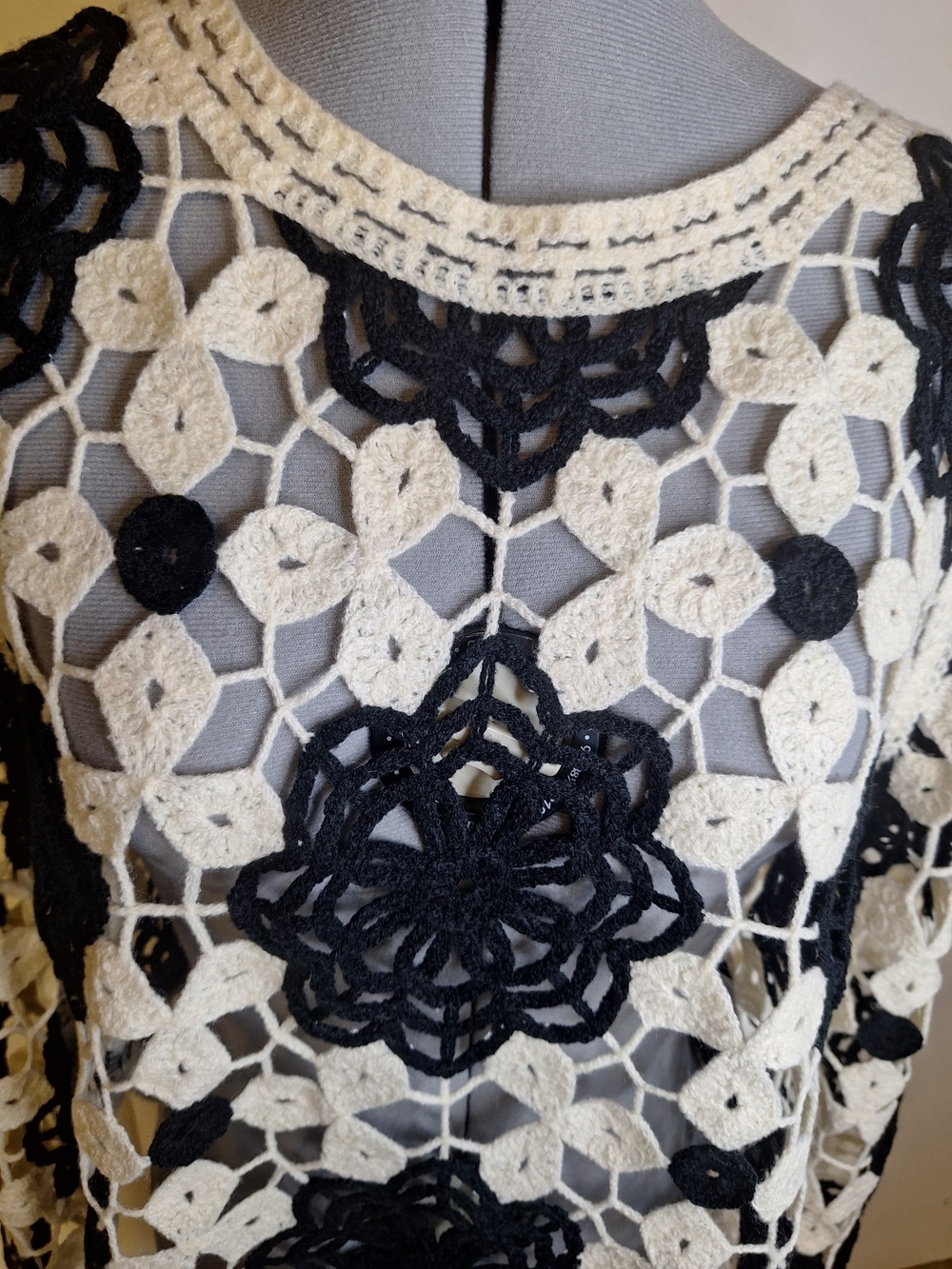 Open Weave Crochet Overlay Top in Black and Cream.         Size Sp